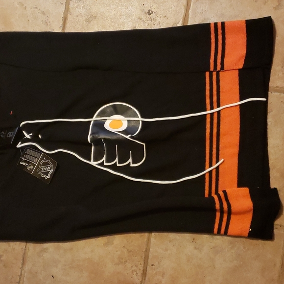 NHL Sweaters - NHL Philadelphia  Flyers Sweater with hood NWT